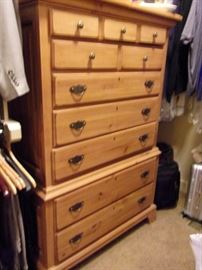 Chest of drawers with two matching night stands and lamps