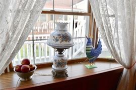 lamp & metal chicken