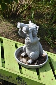 cat garden figure