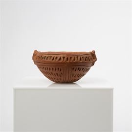 A PRE-COLUMBIAN QUIMBAYA BOWL WITH FROGS