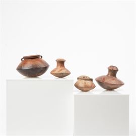 FOUR PRE-COLUMBIAN QUIMBAYA POTTERY VESSELS
