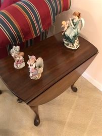 Queen Anne drop leaf end table