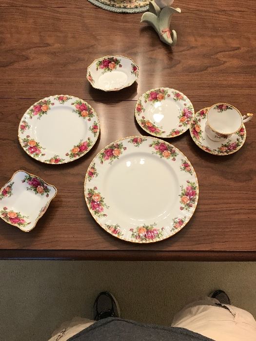 Royal Albert Old Country Rose China (5 piece place setting shown with two candy dishes)