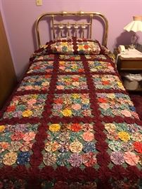 Single Bed & Quilt