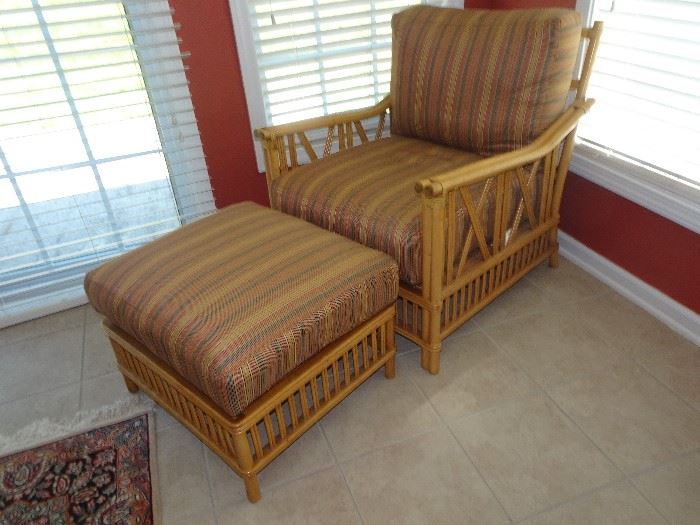 Fix Reed Chair with Ottoman