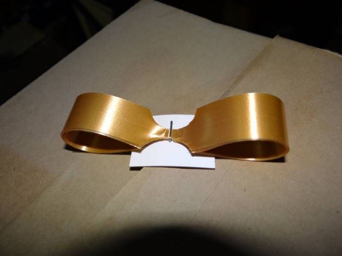 4 Cases Of Gold 4 Inch Hank Bows