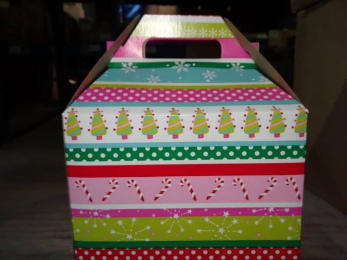 5 Cases Of Holiday Print Lunch Boxes With Handle