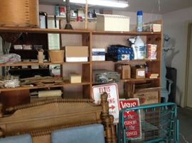 Garage, Elvis sign, stuff