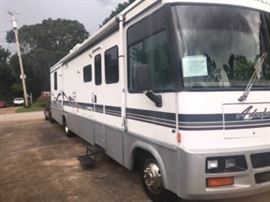 1999 Winnebago Adventurer Motorhome