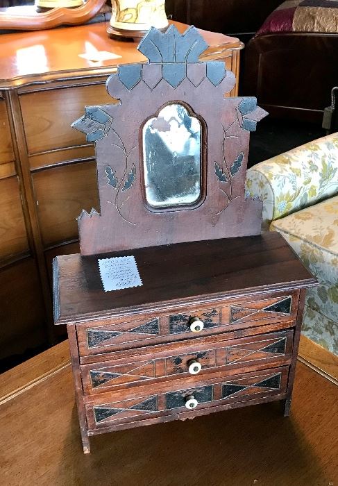 "Salesman's Sample" Miniature Antique Dresser, very RARE