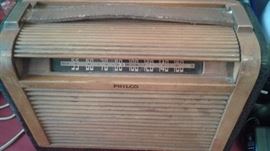 Philco vintage radio with wooden case and roll top-nice!