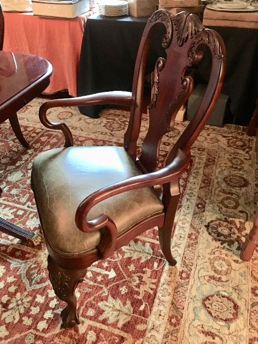 8 Ethan Allen Dining Room chairs with leather seats (includes 2 arm chainrs)