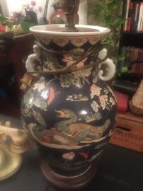 Chinese Vase style table lamp 