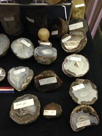 Many geodes