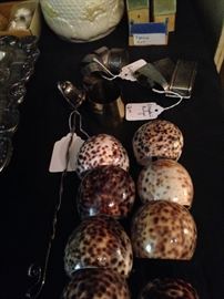 "Shell" napkin rings