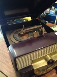 1947 Zenith record player (That was a good year!!!)