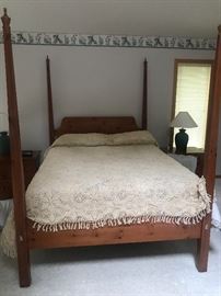 4 POSTER QUEEN BED WITH ANTIQUE HOME MADE BEDSPREAD