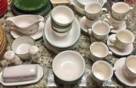 Pfaltzgraff Christmas Dishes