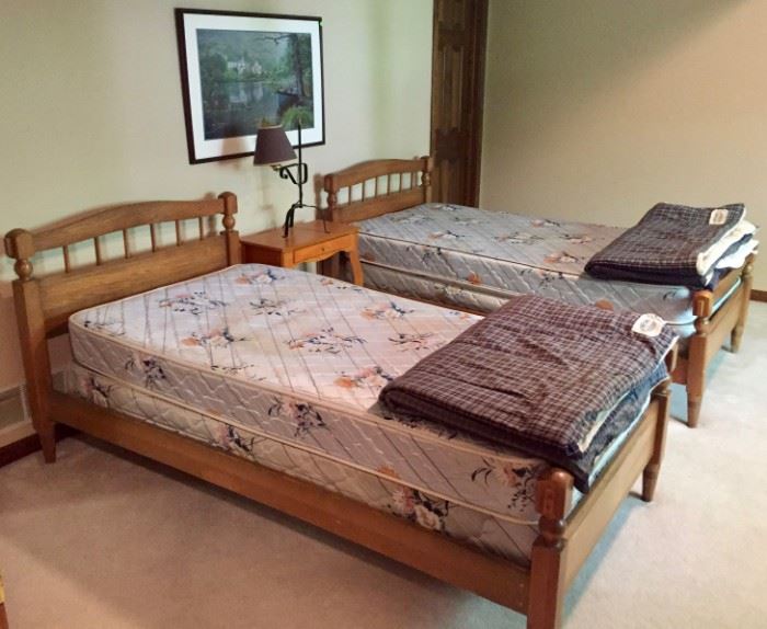 Twin Beds with Mattress and Boxsprings