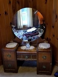 Suite 1 Vanity