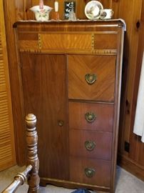 Suite 1 Chest of Drawers