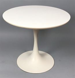 Lot 246 EERO SAARINEN style Small Tulip Side Table. White