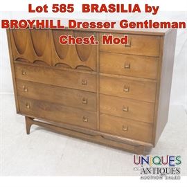 Lot 585 BRASILIA by BROYHILL Dresser Gentleman Chest. Mod