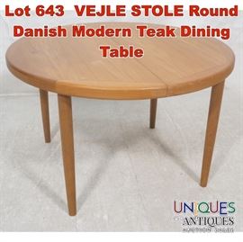Lot 643 VEJLE STOLE Round Danish Modern Teak Dining Table