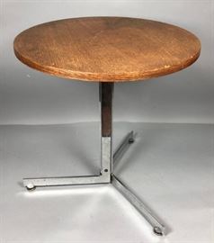 Lot 712 ERNST RIES  SOHN for GERATEBAU Oak Side Table. R