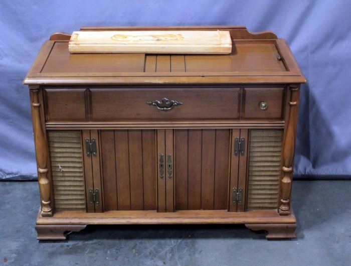 Mid-Century Magnavox Console Stereo With Turntable Model IP3612, 38"W x 27.5"H x 18"D