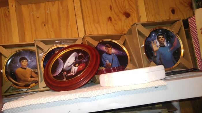 Star Trek plates