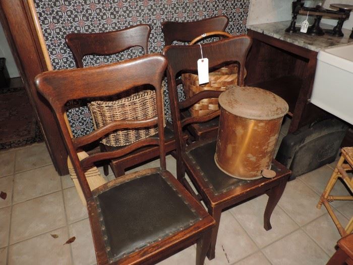 Set of 5 Matching Antique Chairs (4 shown in image) 