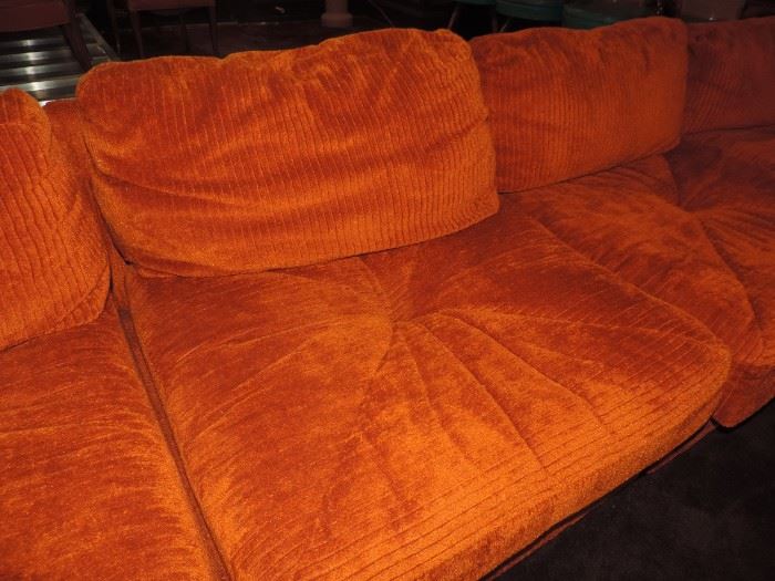 detail of MB Sectional...color and condition are EXCELLENT... NO direct sun as these have been in the basement for 40 years .. 