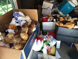 Tons ( A mind more than 200 ) stuffed animals