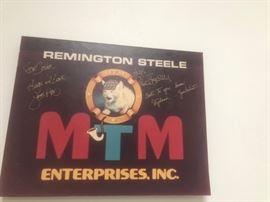 Remington Steele signed MTM plaque Pierce Brosnan