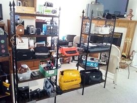 typewritter, vintage cameras