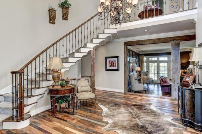 Foyer Drum Table and Chair, Round Table and Rug