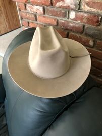 COWBOY HAT RESISTOL