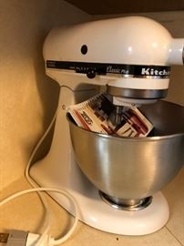 KITCHENAID MIXER