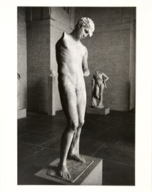 Alfred Eisenstaedt (German/American, 1898-1995)
Griechische Statue, Glyptothek, Munich, April 1980
Gelatin silver (printed later)
Stamped Photo by Alfred Eisenstaedt (verso)
13 x 9 ½ inches; Provenance: Lufthansa Airlines