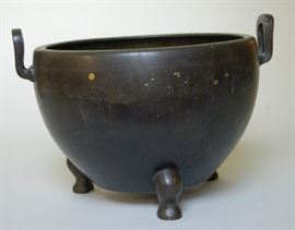 Japanese bronze bowl