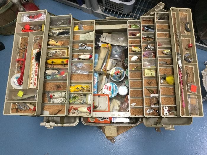 Contents of fishing case