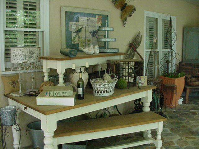 Outdoor tables and benches, many accessories