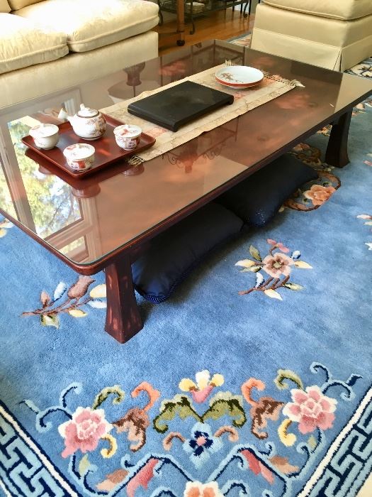 Low tea table/coffee table measures 5' by 3'