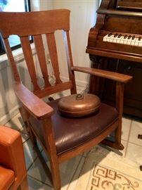 Oak rocking chair 