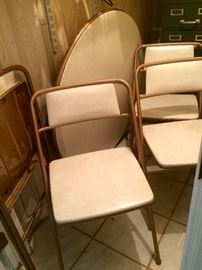 Round card table & 4 folding chairs 