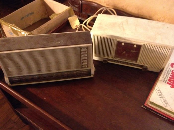 vintage table radios