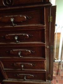 vintage sidelock dresser