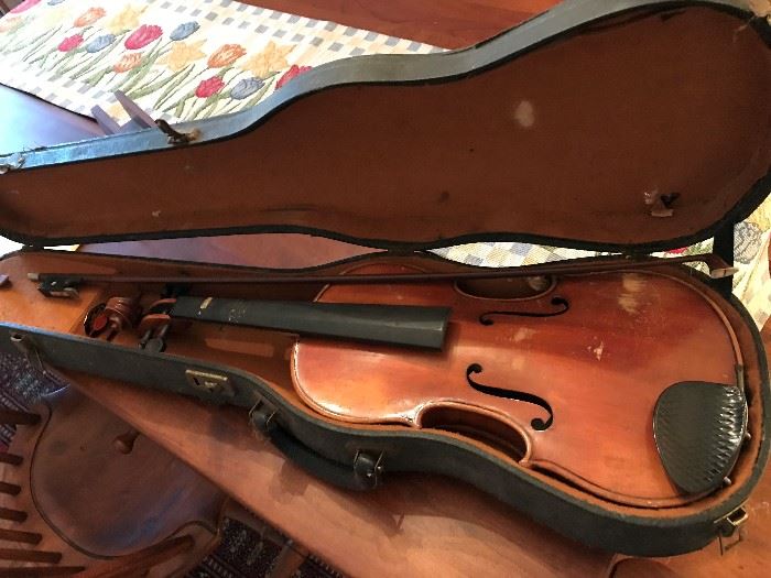 Lifton Violin and Case - some damage - priced at sale.