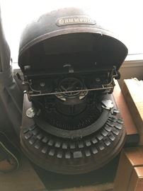 Early 1900's Hammond Antique Typewriter / Wood Case $ 360.00
